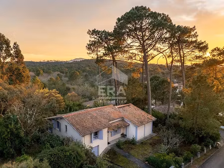 vente maison 6 pièces 117.65 m² à la teste-de-buch (33260)  1 395 000 €