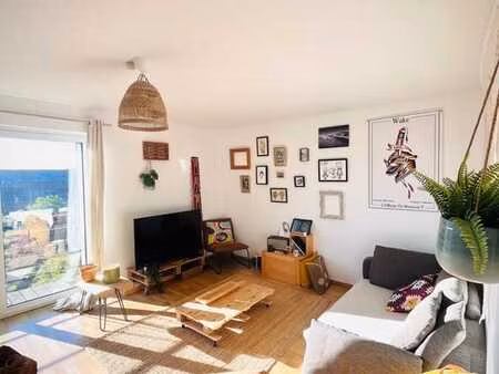 très bel appartement 90m + parking /balcon