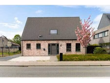 maison ouverte prête à emménager avec grand jardin à duffel