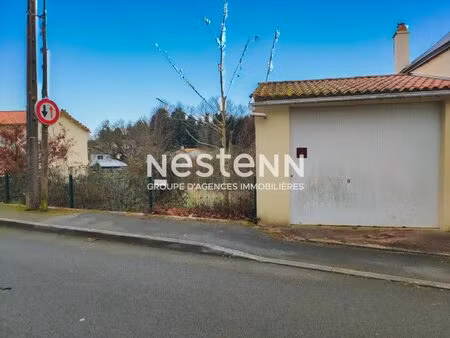 garage sur un terrain constructible non viabilisé à cerizay de 891 m2