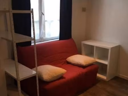 location meublée appartement 1 pièce 16 m² à versailles (78000)  825 €