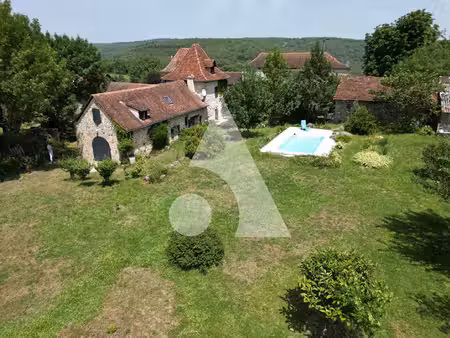 maison + gîte larroque-toirac 306m²  8 pièces  4 chambres  piscine.