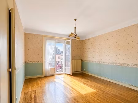 appartement de caractère 93 m² et place de parking privé – hyper centre d’hennebont – vue 
