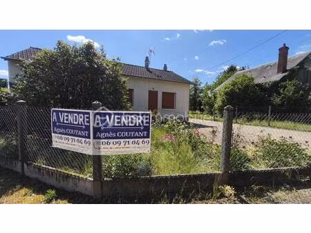 maison avec dépendances et terrain clos 89000€