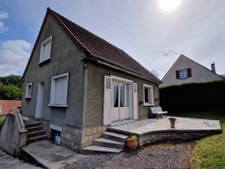 maison de plain-pied avec sous-sol total 7 mn de crepy en va