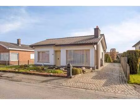 vrijstaande bungalow in centrum kortemark  met 3 slaapkam...