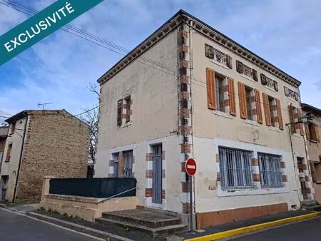 lot comprenant appartements et terrains.