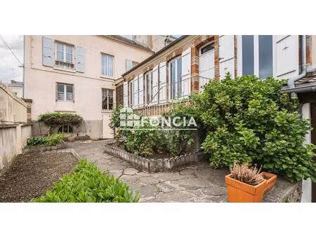 proche centre-ville de château-thierry – maison bourgeoise de caractère de 154 m² avec cou