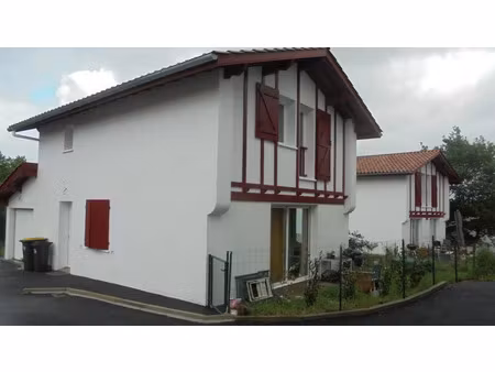 location maison 4 pièces 89 m² à urcuit (64990)  1 265 €