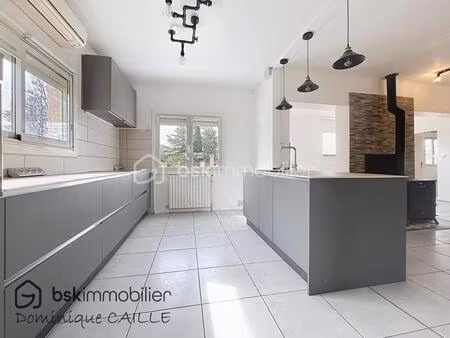 maison familiale rénovée - potentiel exceptionnel - faible consommation d energie - montbe