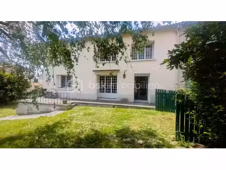 maison de village de 145 m² à fenioux