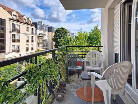 joli t3 en plein centre ville avec balcon