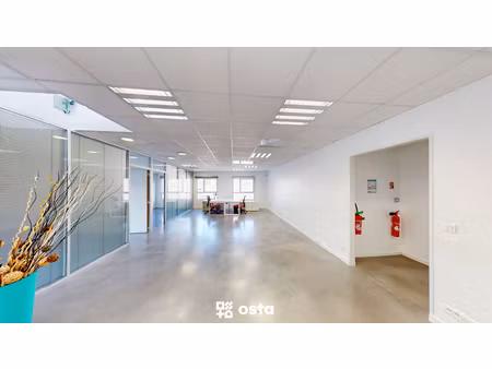 vente locaux professionnels 162.1 m² à la crau (83260)  nan €