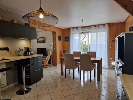 maison familiale avec bardage bois...