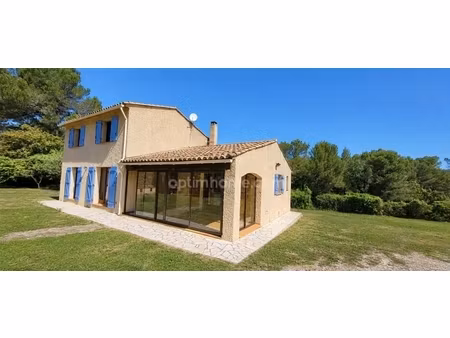 villa traditionnelle au cœur de la nature de correns