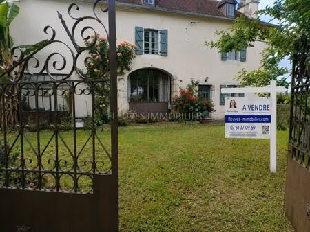 clos béarnais typique entièrement rénové