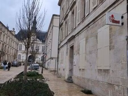 vente bureau niort 1 011 m²