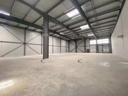vente entrepôt 1 801 m²