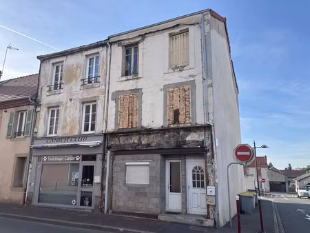 vente immeuble 7 pièces 30m2 commentry 03600 - 50000 € - surface privée