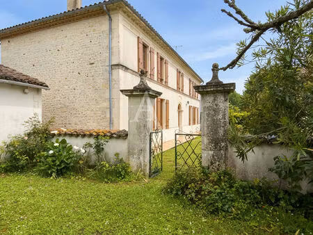 vente maison 7 pièces  165.00m²  mirambeau