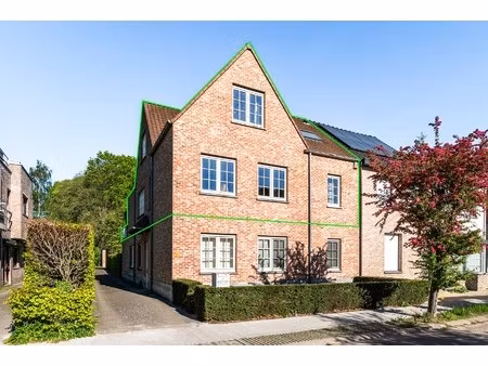 appartement te koop in 's gravenwezel met 3 slaapkamers