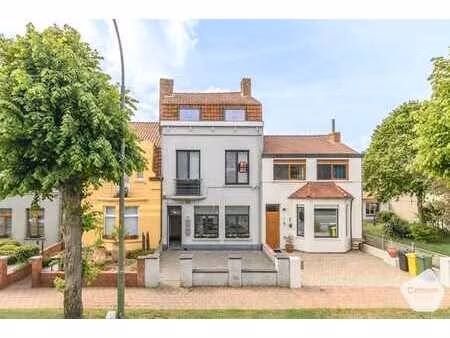 appartement duplex avec 2 chambres dans une petite coprop...