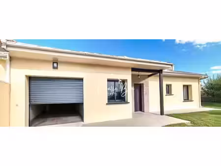 vente maison 4 pièces 122 m² eyrans (33390)