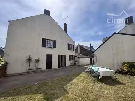 maison de bourg de 130 m² avec dépendance et garage