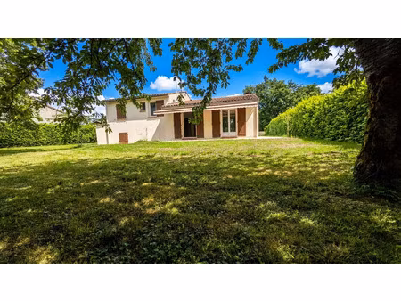a vendre  commune de pechabou  belle maison de type 4/5