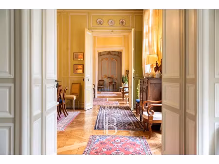 appartement de luxe à vendre dans le quartier vieux marché-cathédrale