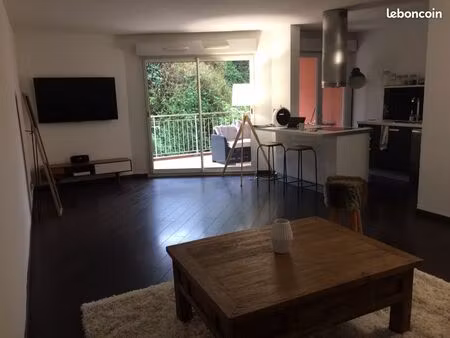part loue t3 75m2 traversant le cannet
