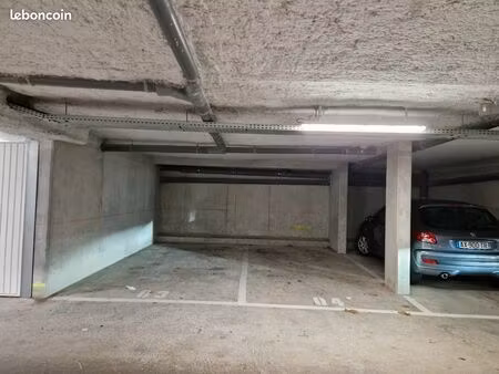 loue box sécurisé dans une résidence de construction récente et calme
