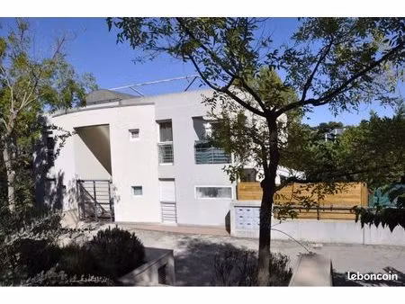 t2 (42m2) pythagore +piscine + garage +mouratoglou a 500m