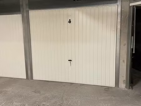 garage / box fermé la turbie