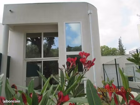 belle villa contemporaine 5/6 pièces -antibes - 2.650 /mois