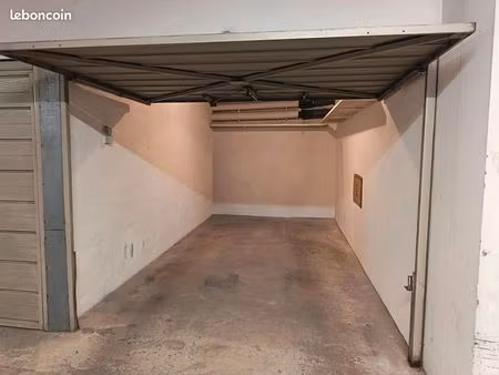 rarissime vaste garage à villefranche sur mer