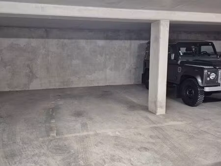 place de parking / stationnement