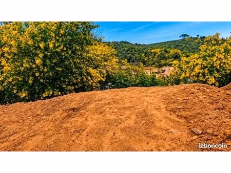 terrain 334 m² pegomas