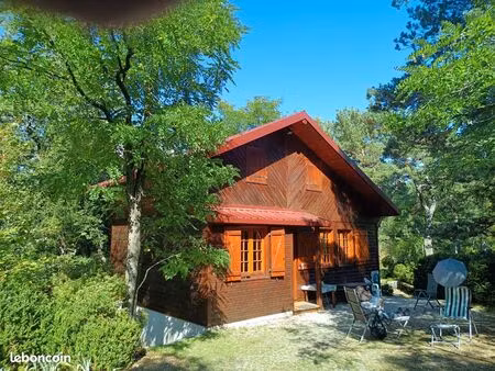 maison/chalet en bois à caussols sur terrain 1800 m2 arboré de chênes centenaires  érables