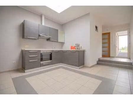 charmante maison 3 chambres avec jardin