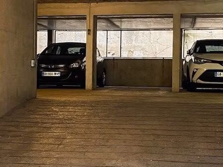 parking sécurisé à 50m gare riquier