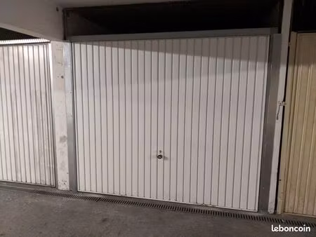 double garage box fermé