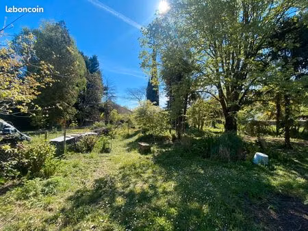 terrain constructible 1300 m² – centre village le mas-d’azil (09290) – rare