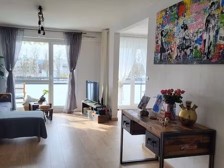 appart lumineux 100 m - 3 chambres- rénové
