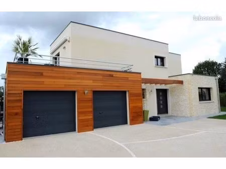 maison contemporaine avec piscine