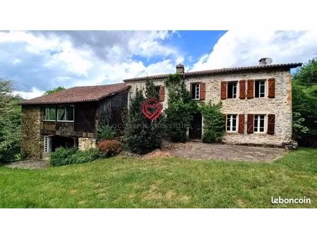 propriété 8 pièces 156 m²