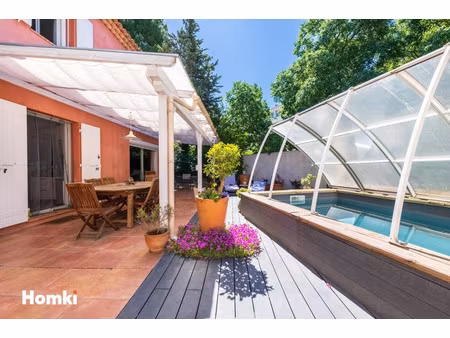 maison de luxe à vendre dans le quartier saint julien