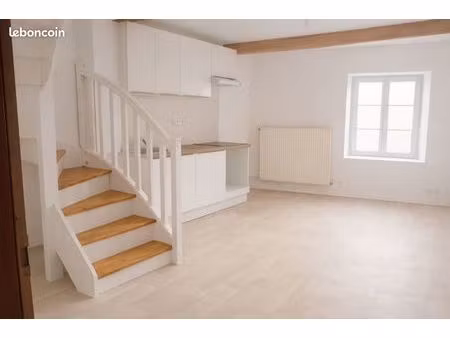2 pièces (chauffage et eau chaude compris)