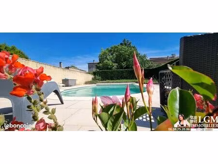 maison 7 pièces 210 m²
