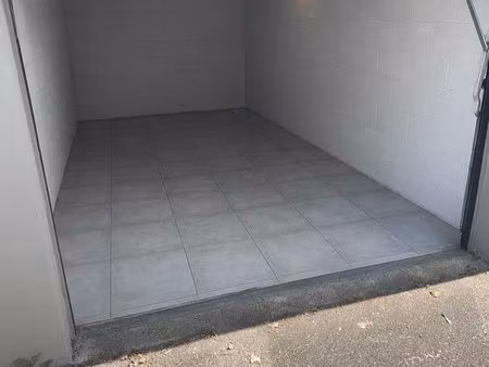 garage avec porte automatique